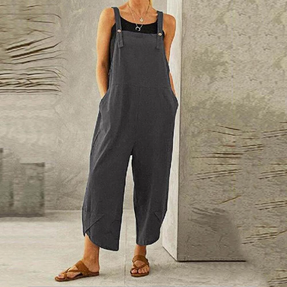 Maureen is een luchtige en comfortabele jumpsuit met een losse pasvorm, wijde pijpen en verstelbare spaghettibandjes. Gemaakt van zacht polyester voor een soepel vallende en ademende look. Perfect voor casual dagen, thuis loungen of zomerse uitjes. Met handige zakken en verkrijgbaar in marineblauw, grijs, rood, groen, zwart, paars en oranje, maten XS-4XL. Voeg moeiteloze stijl toe aan je garderobe met Maureen. Bestel nu en geniet van ultiem comfort!