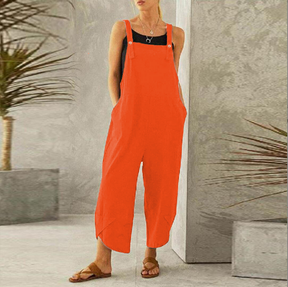 Maureen is een luchtige en comfortabele jumpsuit met een losse pasvorm, wijde pijpen en verstelbare spaghettibandjes. Gemaakt van zacht polyester voor een soepel vallende en ademende look. Perfect voor casual dagen, thuis loungen of zomerse uitjes. Met handige zakken en verkrijgbaar in marineblauw, grijs, rood, groen, zwart, paars en oranje, maten XS-4XL. Voeg moeiteloze stijl toe aan je garderobe met Maureen. Bestel nu en geniet van ultiem comfort!