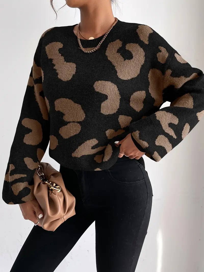 Trendy luipaardpatroon, comfortabele pasvorm en veelzijdige stijl: de Oralie trui biedt gedurfde elegantie en ultiem comfort. Perfect voor casual uitjes of avondbijeenkomsten, met chique zwart/kameel tinten die elke outfit versterken. Bestel nu en voeg een stijlvolle edge toe aan je garderobe!