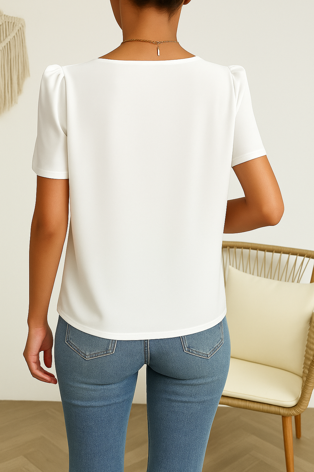 Mildred | Damenbluse mit asymmetrischem Halsausschnitt und Puffärmeln