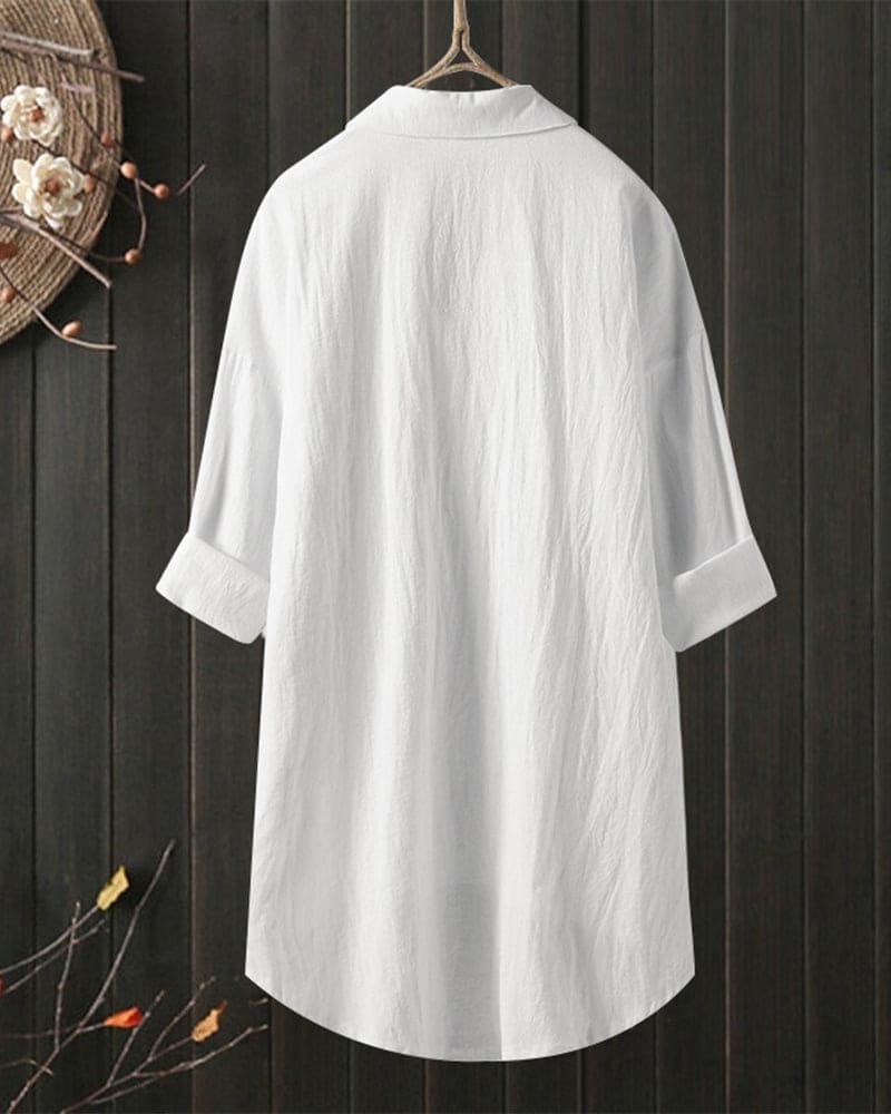 Vivienna Blouse - Ontdek de perfecte mix van comfort en stijl met Vivienna, een losvallende blouse met een tijdloos silhouet. Ideaal voor casual en professionele outfits, gemaakt van ademend katoen en linnen. Verkrijgbaar in wit, zwart, beige, grijs, groen en blauw, in maten XS-4XL. Combineer moeiteloos voor elke gelegenheid en geniet van een ontspannen pasvorm die elk figuur flatteert. Bestel nu en voeg veelzijdige elegantie toe aan je garderobe!