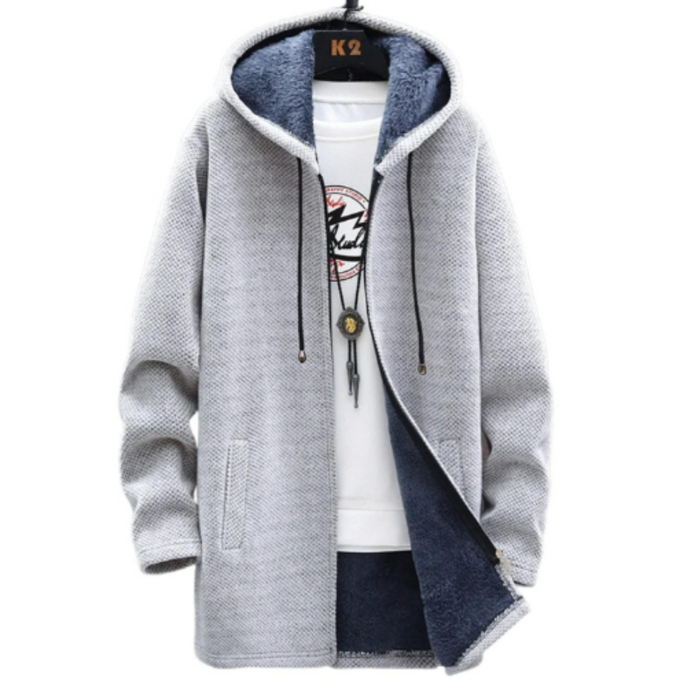 De Quinty jas biedt moderne stijl en knus comfort voor de koudere seizoenen. Met een uniek ontwerp en capuchon houdt deze jas je warm en chic tijdens casual uitjes en koude dagen. Lichtgewicht en makkelijk te combineren, verkrijgbaar in rood, donkergrijs, blauw, zwart en lichtgrijs, maten S-3XL. Perfect als extra laag voor elke outfit. Upgrade je wintergarderobe met de Quinty en geniet van ultiem comfort en een stijlvol design. Bestel nu en blijf warm met flair!