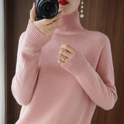 Lucinda coltrui: stijlvolle en comfortabele trui van hoogwaardige wol en polyester, perfect voor koelere dagen. Met een tijdloos colontwerp en een veelzijdig silhouet voegt de Lucinda een vleugje luxe en elegantie toe aan elke outfit. Verkrijgbaar in Wit, Groen, Lila, Zwart, Blauw, Roze, Grijs, Beige en Kamel, in maten S t/m 2XL. Combineer warmte en stijl met deze duurzame must-have. Bestel nu en upgrade je garderobe met tijdloze klasse!