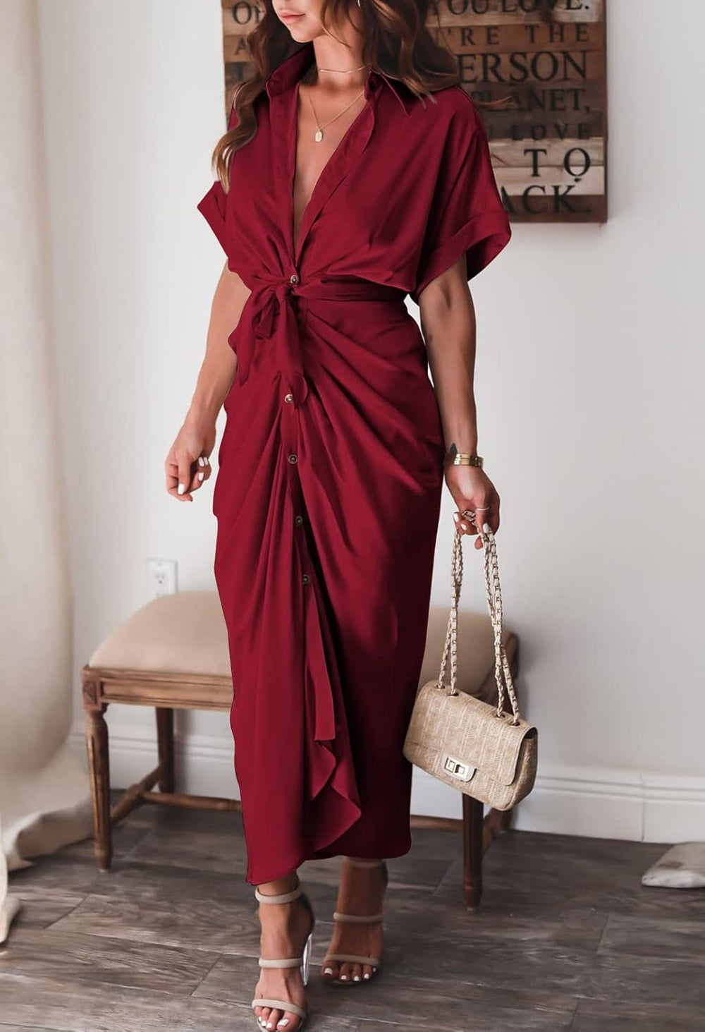 Elowen Wikkeljurk - Elegante zomerjurk van superzachte, ademende stof. Wrap-belt en veelzijdig ontwerp maken het perfect voor casual, zakelijke en formele gelegenheden. Eenvoudig te onderhouden, verkrijgbaar in diverse zomerse kleuren en maten XS-2XL. Voeg stijl en comfort toe aan je garderobe met de Elowen Wikkeljurk. Bestel nu en geniet van een tijdloze en comfortabele look!
