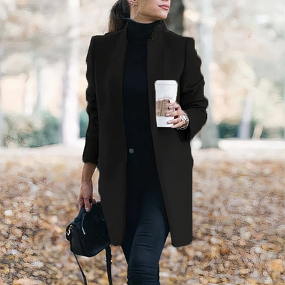 De Amethyst trenchcoat biedt tijdloze verfijning en winterse elegantie. Met een lange, getailleerde pasvorm en veelzijdige kleuren tilt deze jas elke outfit naar een hoger niveau. Ideaal voor casual uitstapjes, werkdagen en buitenwandelingen, terwijl je warm en comfortabel blijft. Verkrijgbaar in khaki, rood, zwart en grijs, maten S-4XL. Voeg stijl en warmte toe aan je wintergarderobe met de Amethyst. Bestel nu en blijf chic tijdens koude dagen!