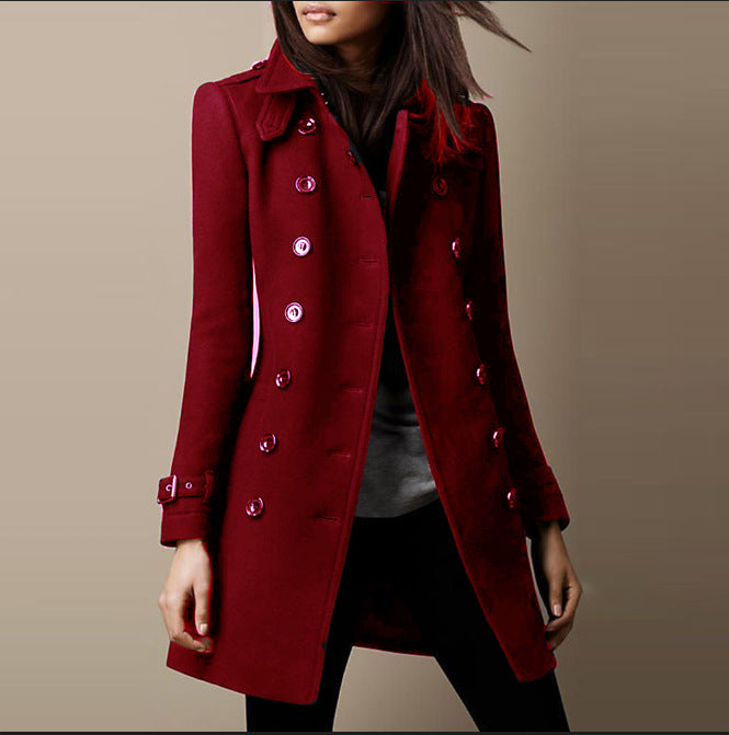 Fawn | Voeg klassieke elegantie toe aan je garderobe met de Fawn double-breasted jas. Met een getailleerde pasvorm, stijlvolle knoopdetails en rijke kleuren zoals blauw, groen, zwart en rood, is deze jas perfect voor kantoor, avondgelegenheden of dagelijkse uitstapjes. Beschikbaar in maten XS-2XL. Combineer warmte en tijdloze stijl met de Fawn en geef elke outfit een verfijnde touch. Bestel nu en upgrade je wintergarderobe!