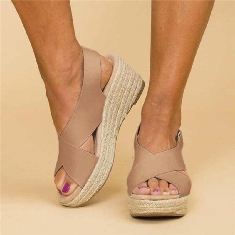 Celestiny | Orthopedische Sandalen - Ervaar ongeëvenaard comfort met de Celestiny sandalen, ontworpen door orthopedische specialisten. Met een schokabsorberende zool, brede pasvorm en ademende materialen bieden ze optimale ondersteuning en verlichting van hiel-, voet- en kniepijn. Perfect voor lange dagen en elke gelegenheid. Verkrijgbaar in zwart, beige, blauw en grijs, in maten 36-43. Combineer stijl en functionaliteit met de Celestiny. Bestel nu en beweeg pijnvrij!