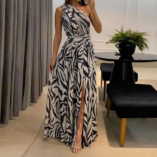 Darcy is een elegante en comfortabele zomerjurk met een flatterende elastische pasvorm die elk figuur complimenteert. Gemaakt van ademend en zacht polyester voor ultiem draagcomfort. Perfect voor casual uitjes, avondevenementen en zomerfeestjes. Verkrijgbaar in zwart en blauw, maten S-XL. Combineer moeiteloze stijl met tijdloze elegantie. Upgrade je garderobe met Darcy en straal zelfvertrouwen uit. Bestel nu en geniet van ultiem comfort!