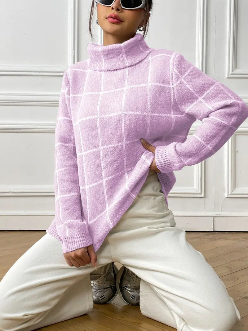 Stijlvolle Elody trui met klassiek ruitpatroon en chique colkraag. Verkrijgbaar in zachte tinten grijs, abrikoos en paars. Perfect voor casual dagen, kantooruren of knusse avonden thuis. Ontspannen pasvorm voor ultiem comfort en tijdloze elegantie. Ideaal voor de koudere maanden, eenvoudig te combineren met jeans of rokken. Voeg deze veelzijdige must-have toe aan je garderobe en geniet van stijlvolle warmte en moderne charme. Bestel nu voor cozy en modieuze looks!