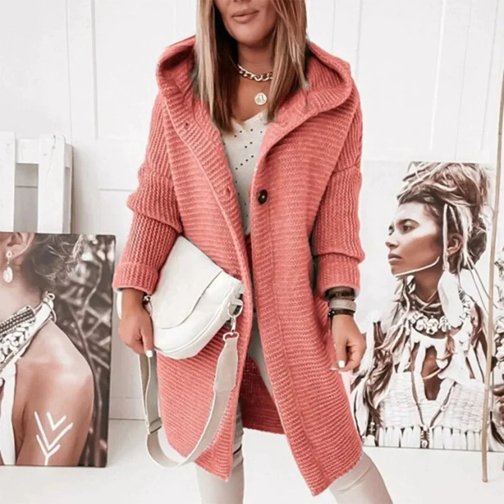Ambali is een stijlvol en comfortabel vest, perfect voor het lente- en herfstseizoen. Gemaakt van zachte en hoogwaardige materialen voor ultiem draagcomfort. Dankzij het tijdloze ontwerp en de veelzijdige pasvorm is het ideaal voor werk, casual uitjes of thuis ontspannen. Verkrijgbaar in zalmroze, roze, grijs en blauw, maten XS-2XL. Upgrade je garderobe met Ambali en geniet van moeiteloze elegantie en warmte. Bestel nu en ervaar stijl en comfort in één!