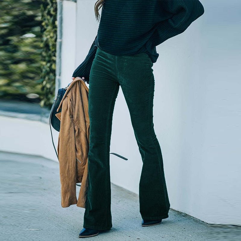 Marcellina corduroy broeken - Retro geïnspireerde flared broeken met een zachte ribfluweel textuur voor een knusse, stijlvolle uitstraling. Verkrijgbaar in wijnrood, groen, khaki, donkerblauw, zwart en roze, en maten S-3XL. Combineer gemakkelijk met casual of semi-formele outfits. Comfortabele pasvorm voor de hele dag. Voeg moeiteloze vintage charme toe aan je garderobe. Bestel nu en ervaar het ultieme draagcomfort en tijdloze stijl!